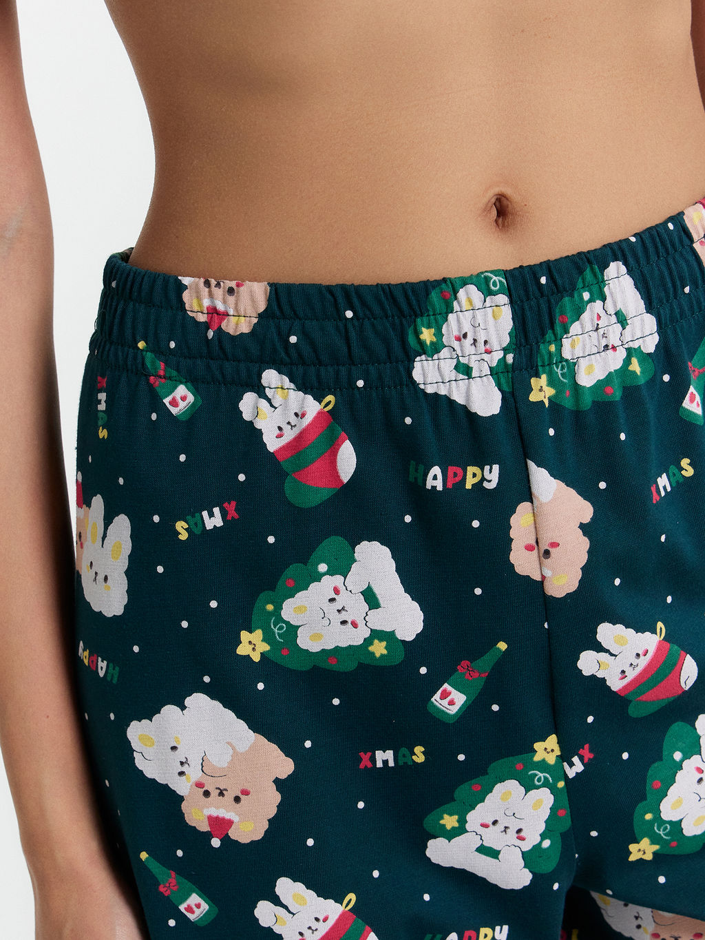Пижама женская зеленая с принтом и надписью "Happy Christmas"