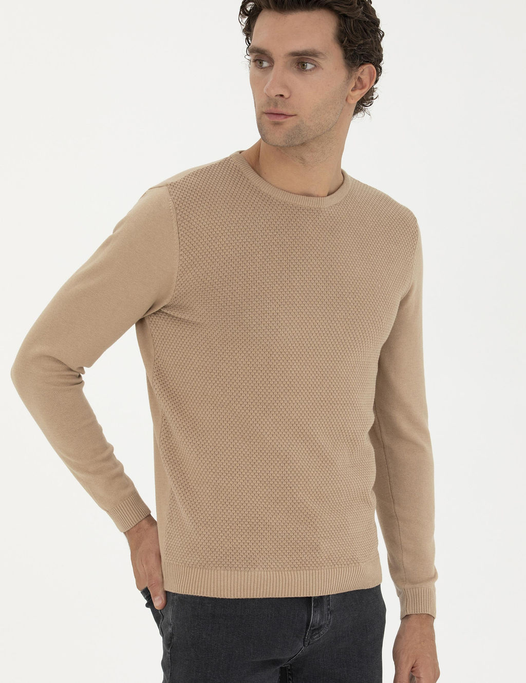 Верблюжий трикотаж приталенного кроя с круглым вырезом - Cacharel фото 3