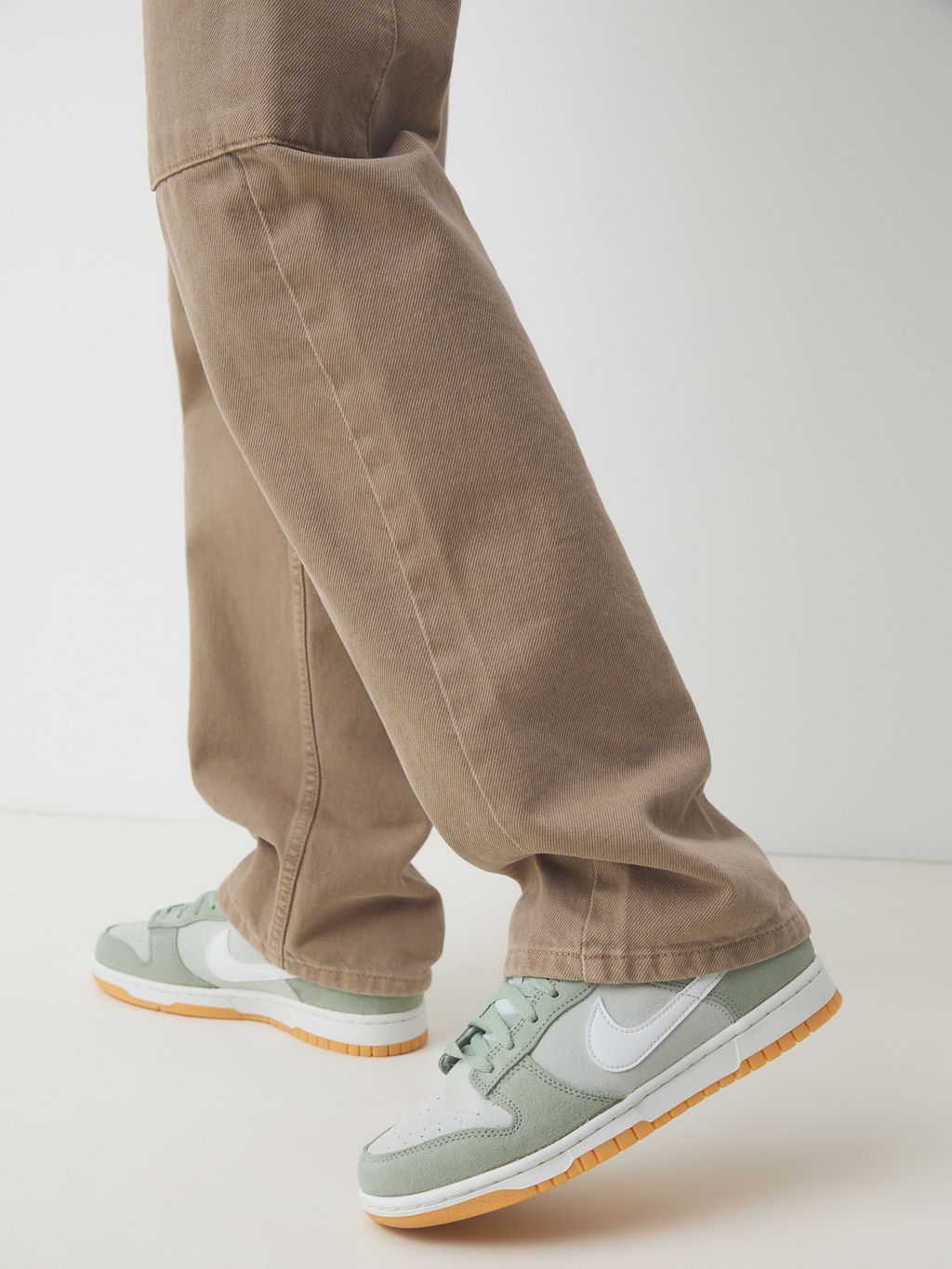 Кеды NIKE NIKE DUNK LOW RETRO SE Артикул 4593729, серо-зеленый