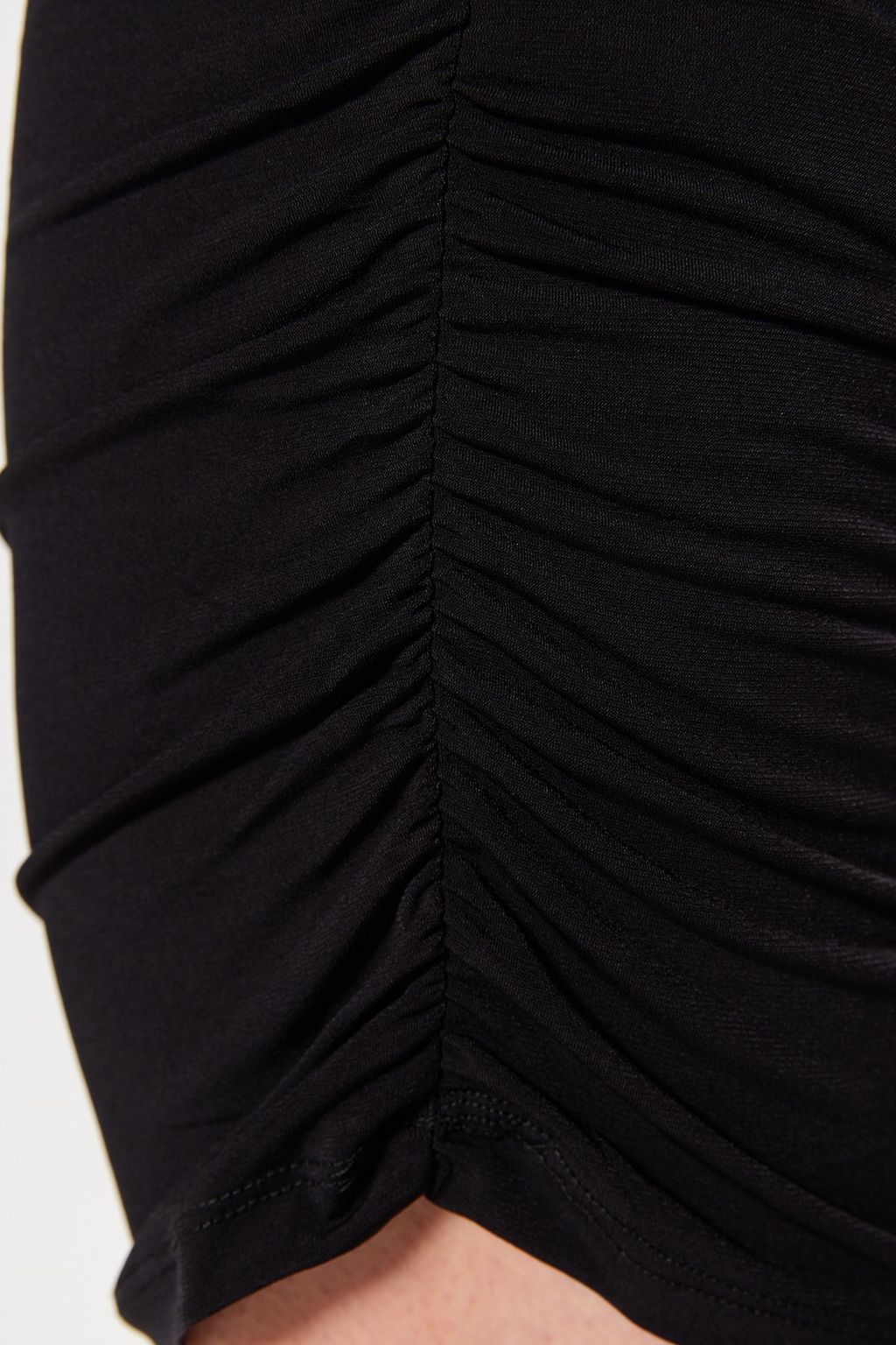 TRENDYOLMILLA Siyah Buzgu Detayl? Vucuda Oturan Tek Omuz Mini Esnek Orme Kalem Elbise TWOSS23EL00402 фото 5