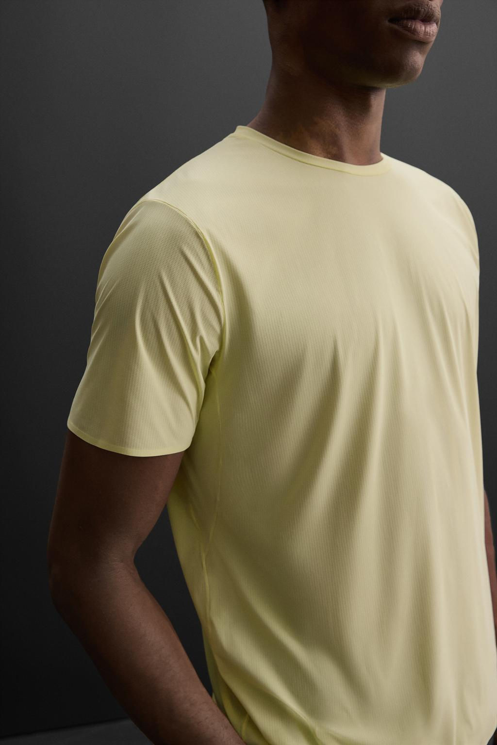 LIGHTWEIGHT TECHNICAL T-SHIRT - Zara фото 6