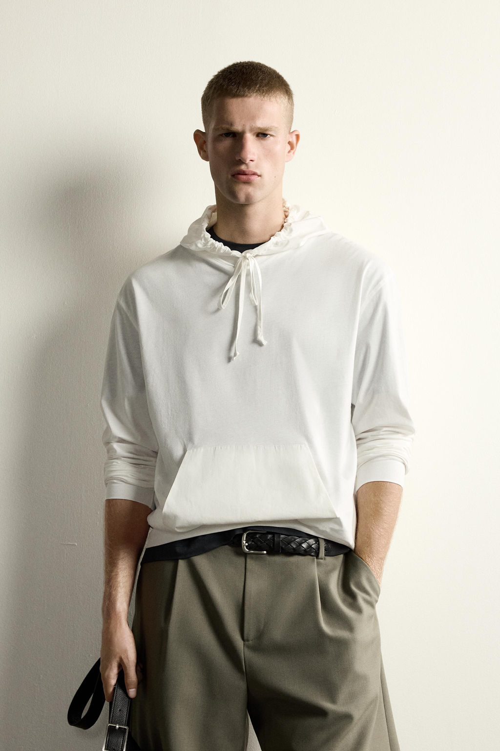 SUDADERA LIGERA CAPUCHA COMBINADO / Blanco - Zara фото 2