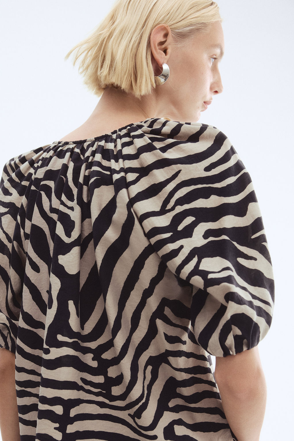 Blusa con mangas globo - H&m фото 8