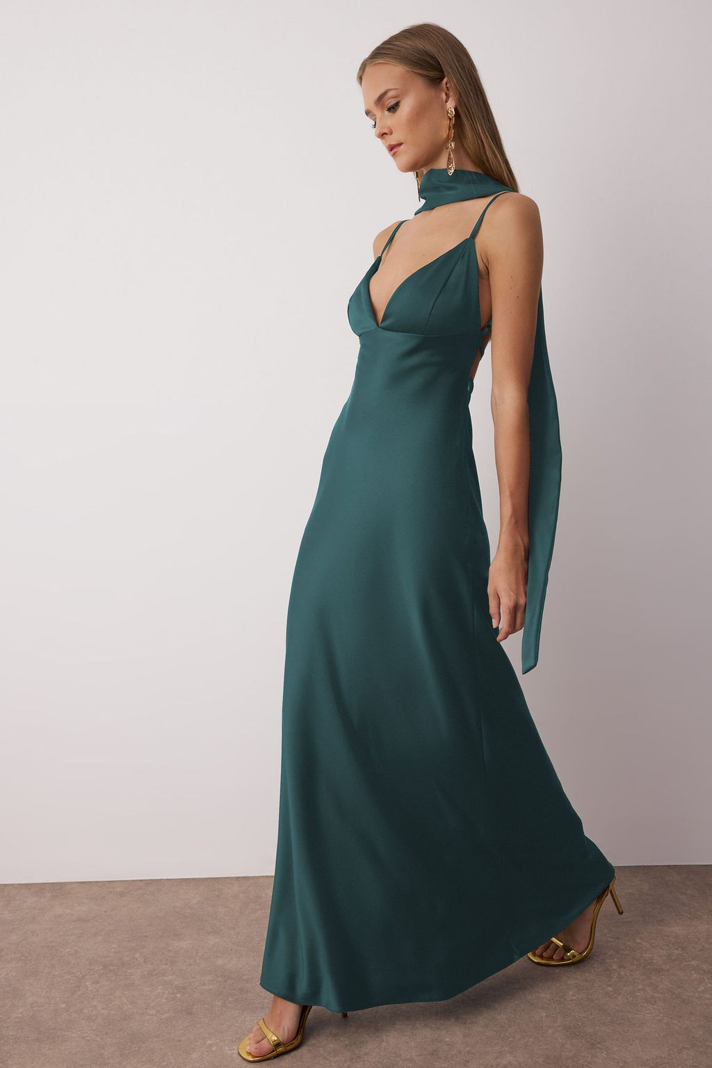 Kahverengi Sal Detayl? Saten Dokuma Maxi Abiye Gece Mezuniyet Elbisesi TPRSS25EL00312 - Trendyolmilla фото 9