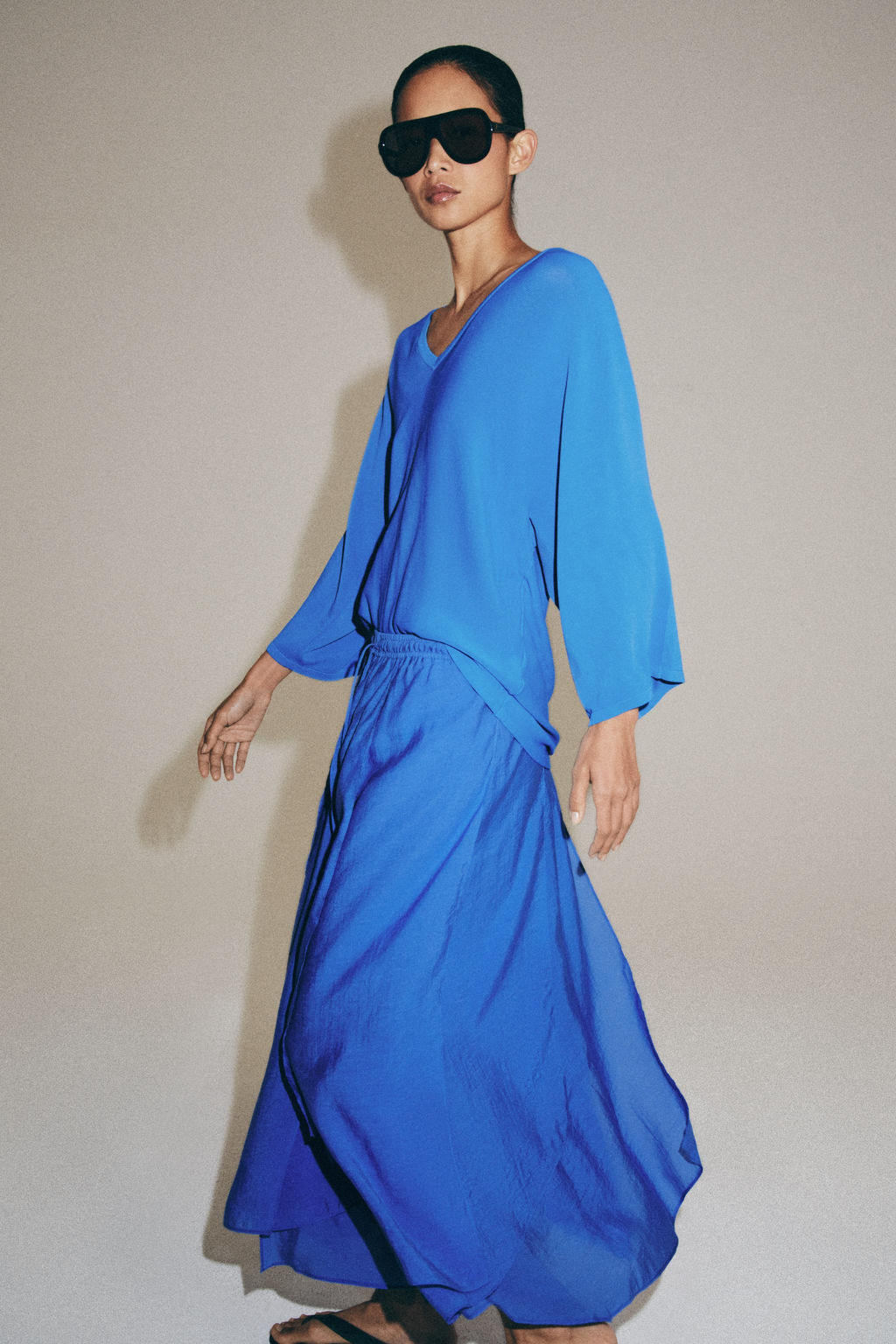 TOP PUNTO FLUIDO ESCOTE PICO / Azul?n - Zara фото 15