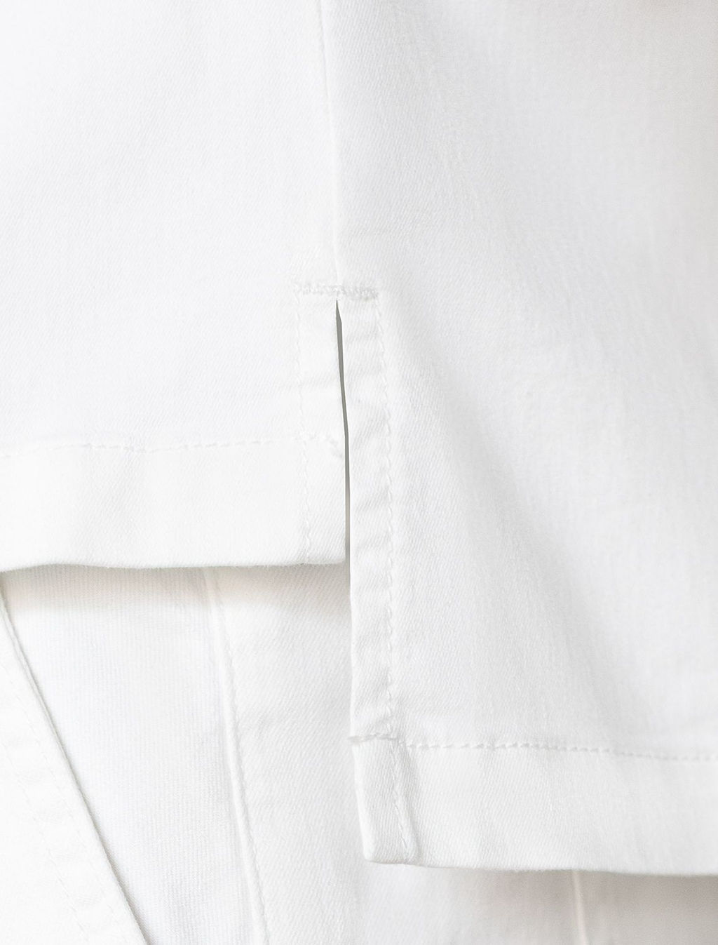 Укороченная рубашка с карманом из облегченного денима