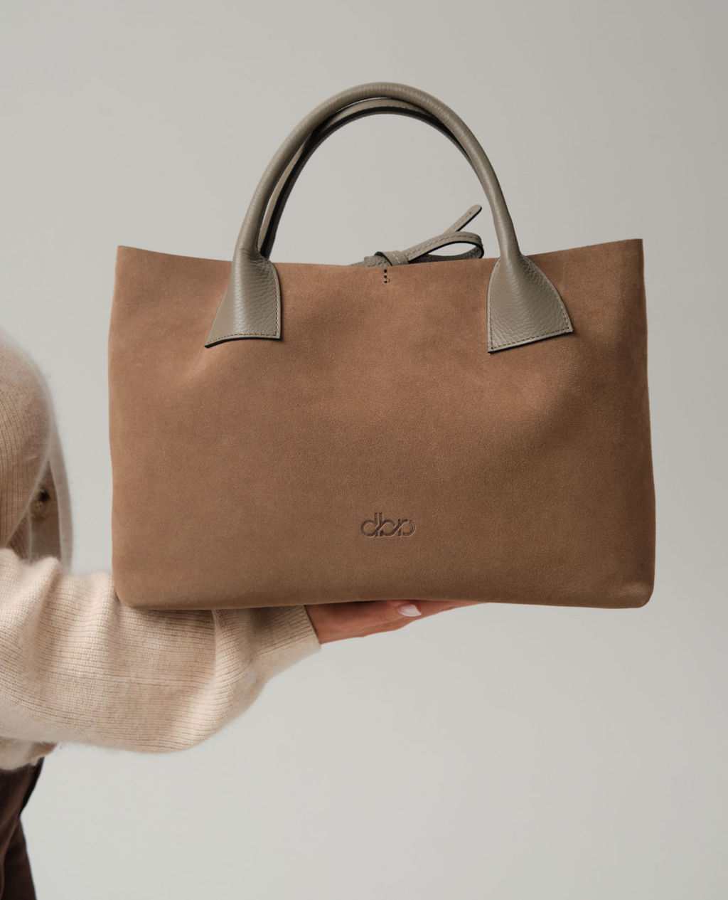 Замшевая сумка Iris DBR 31372 серо-коричневый фото 3