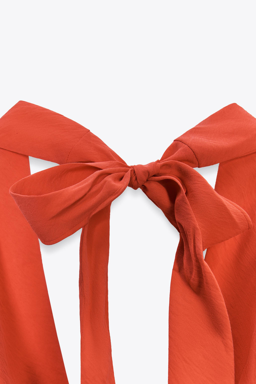 FLOWING DRAPED HALTER TOP