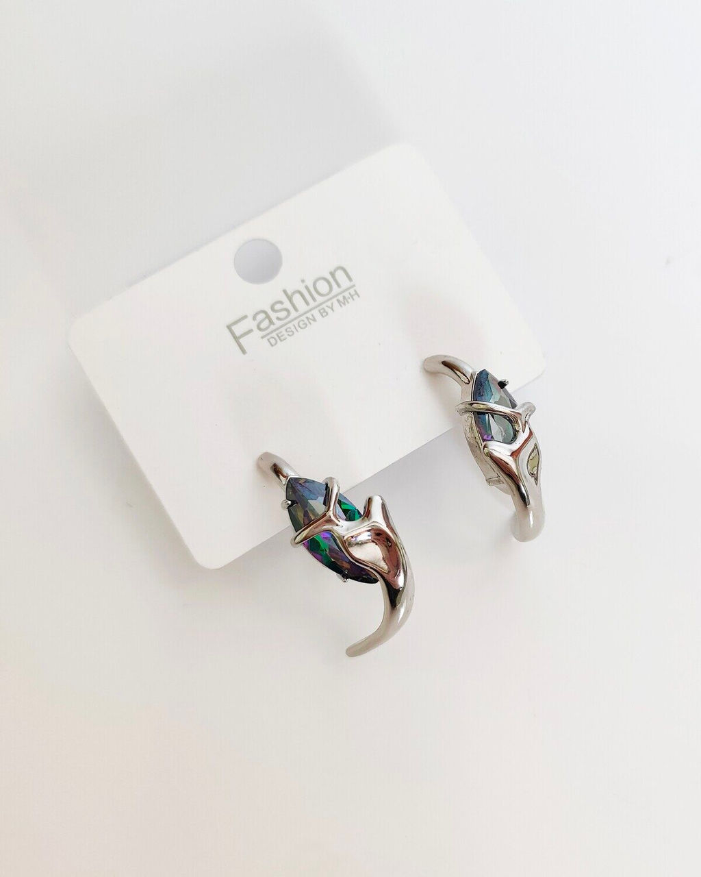 Стильные серьги