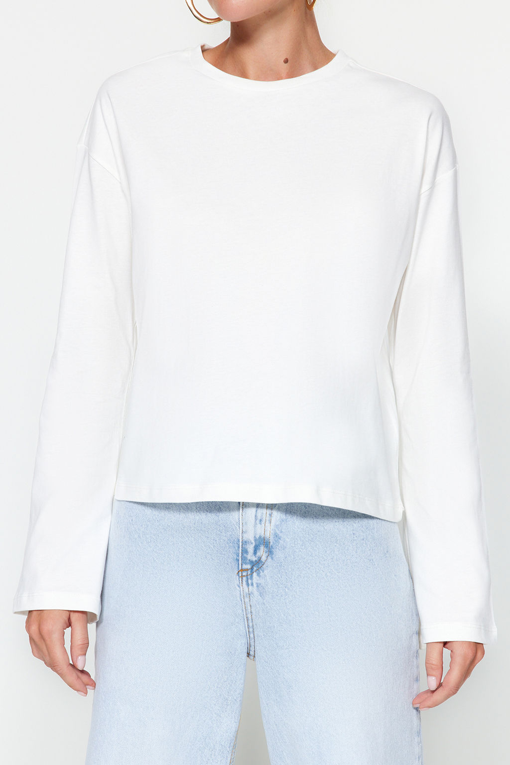 TRENDYOLMILLA Siyah Premium Ispanyol Kol Bisiklet Yaka Regular/Normal Kal?p Orme T-Shirt TWOAW24TS00008  фото 8