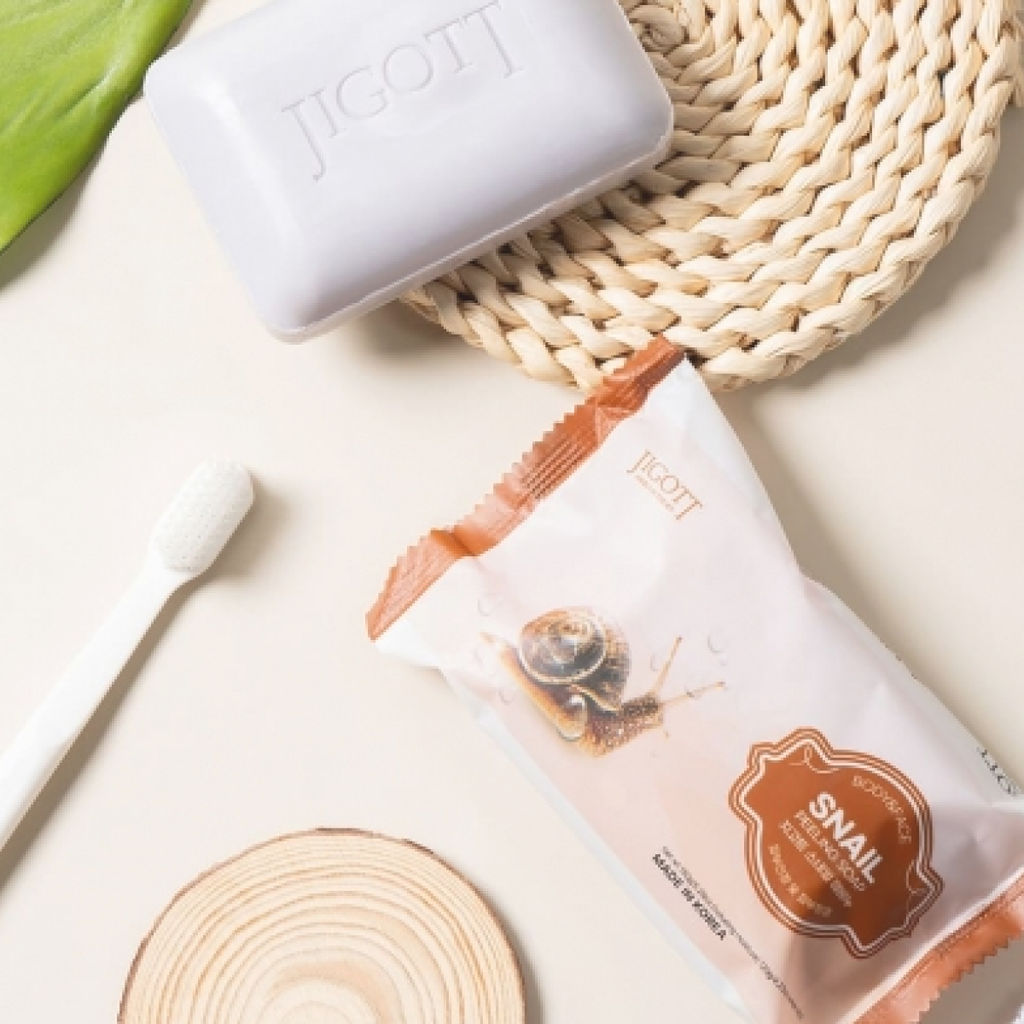Jigott Мыло-скраб для лица и тела с экстрактом улитки / Snail Scrub Soap, 150 г