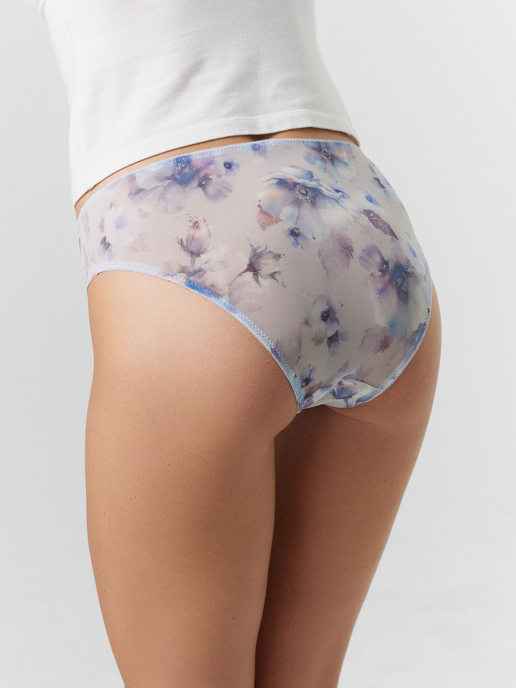 Цена за 2 штуки! Трусы женские классические мультипак (2 шт.) серые с крупными цветами - Mark formelle фото 4