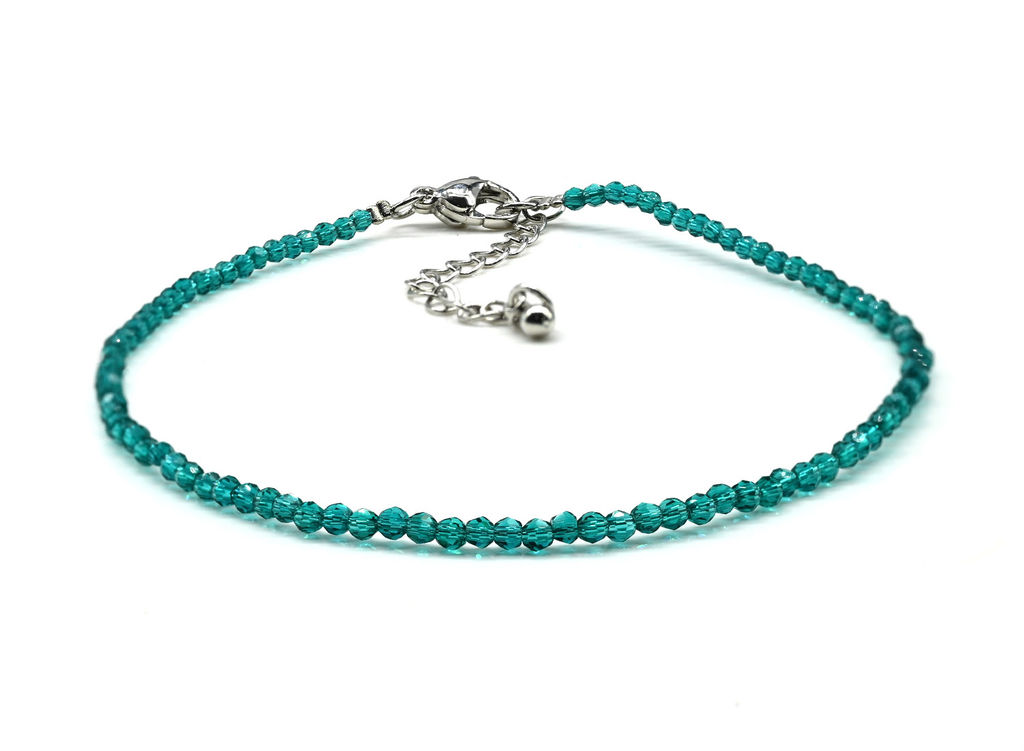 Браслет на ногу из циркона шарик граненый 2мм цв.изумрудный, 21см