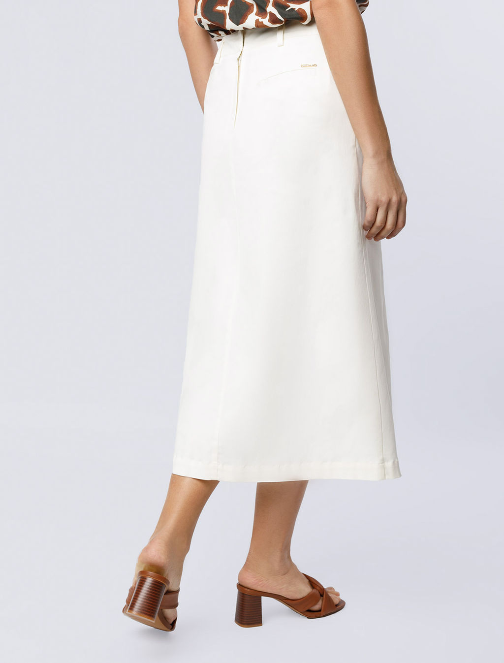 Юбка-миди Vilatte из хлопка с разрезом белая  фото 4
