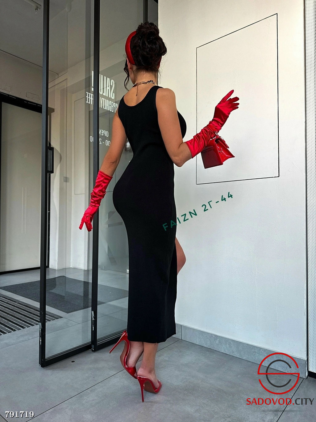 Трикотажное платье с вырезом сзади - Bruno фото 2