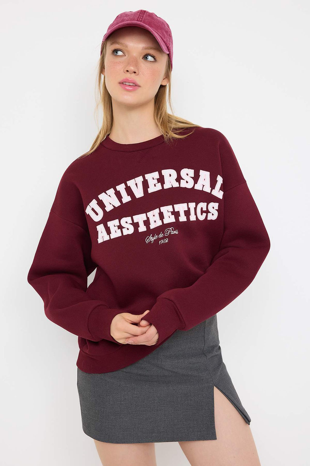 Bordo Slogan Nak?sl? Oversize/Genis Kal?p Orme Sweatshirt TWOAW26SW00048 - Trendyolmilla фото 2
