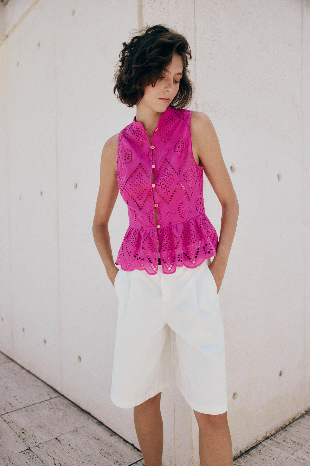 TOP PEPLUM BORDADOS PERFORADOS / Fucsia - Zara фото 4