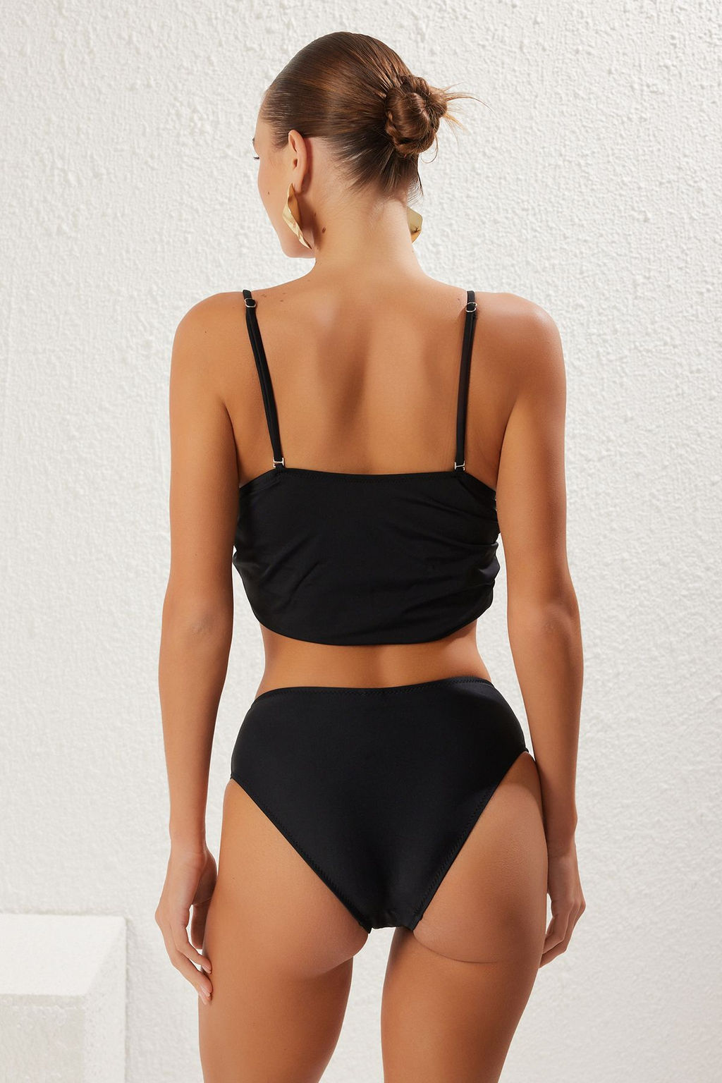 TRENDYOLMILLA Siyah Yuksek Bel Drapeli Regular Bikini Alt? TBESS25BA00030  фото 9