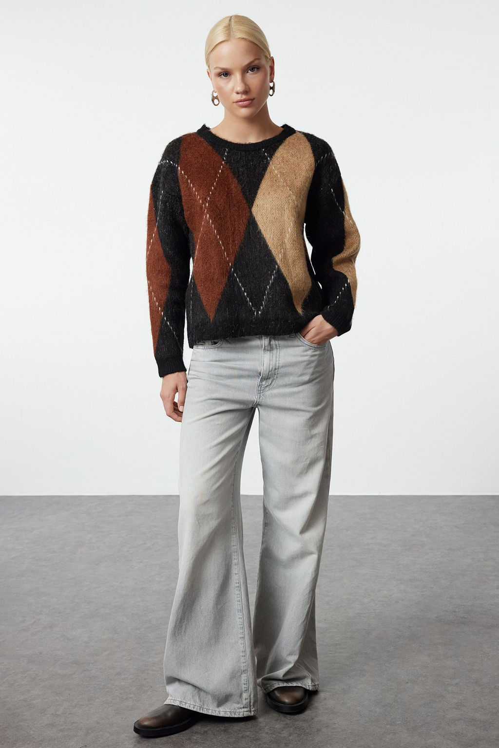 Siyah Renk Bloklu Yumusak Dokulu Triko Kazak TWOAW25KZ00263 - Trendyolmilla фото 2