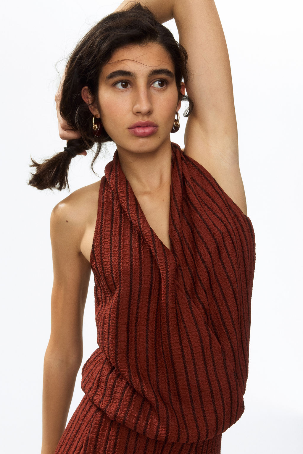 Top efecto arrugado con escote en V - H&m фото 4