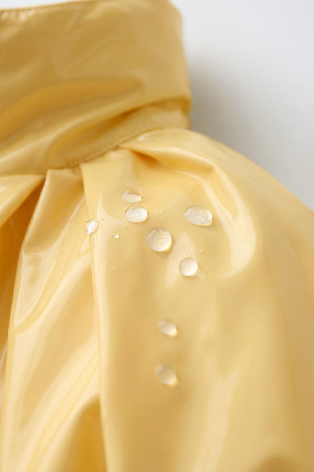 CHUBASQUERO BRILLO WATER RESISTANT / Amarillo