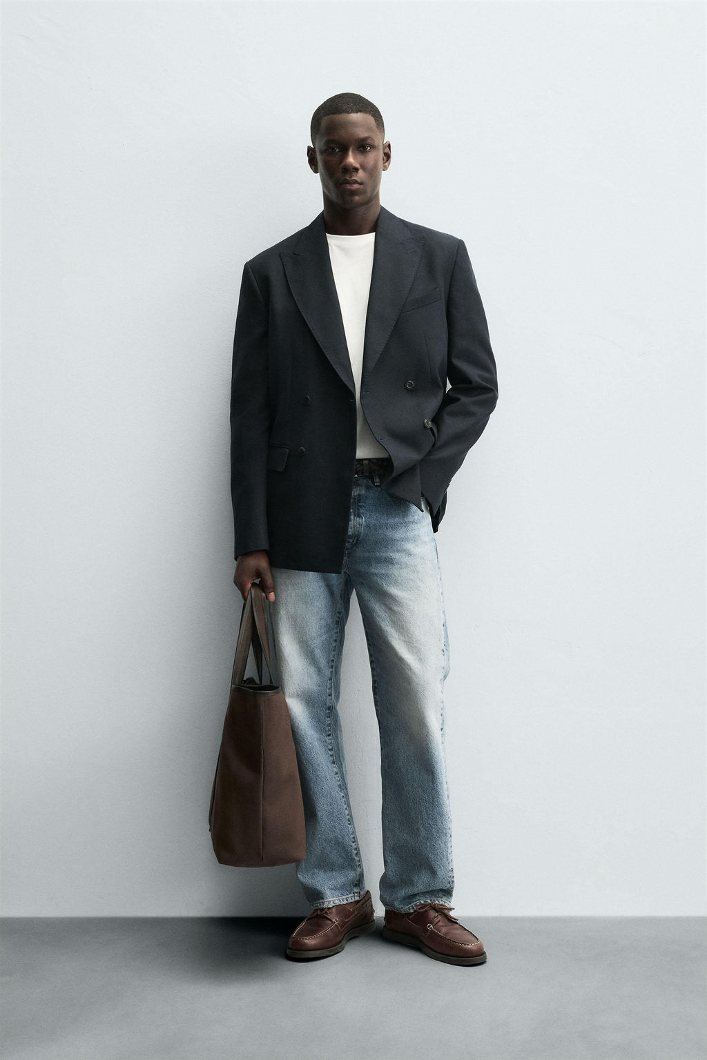 DOUBLE-BREASTED BLAZER