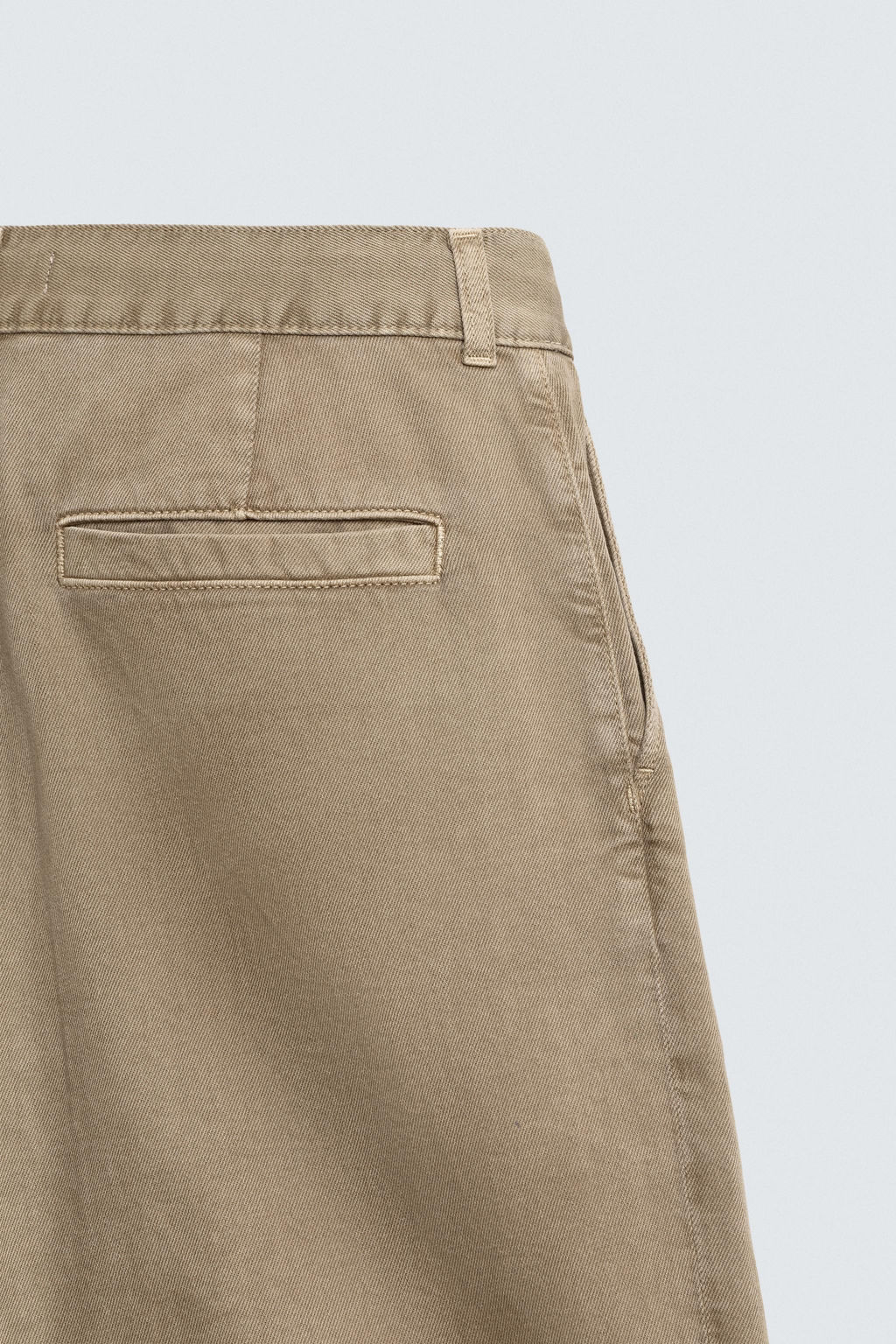 BERMUDA RELAXED FIT  PLIEGUES / Beige