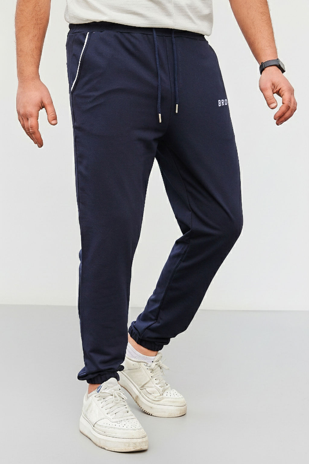 Lacivert Regular Fit Bask?l? Biyeli Lastik Paca Esofman Alt? TMNSS22EA0121