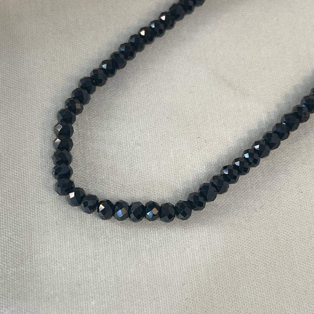 Чокер из черной Шпинели