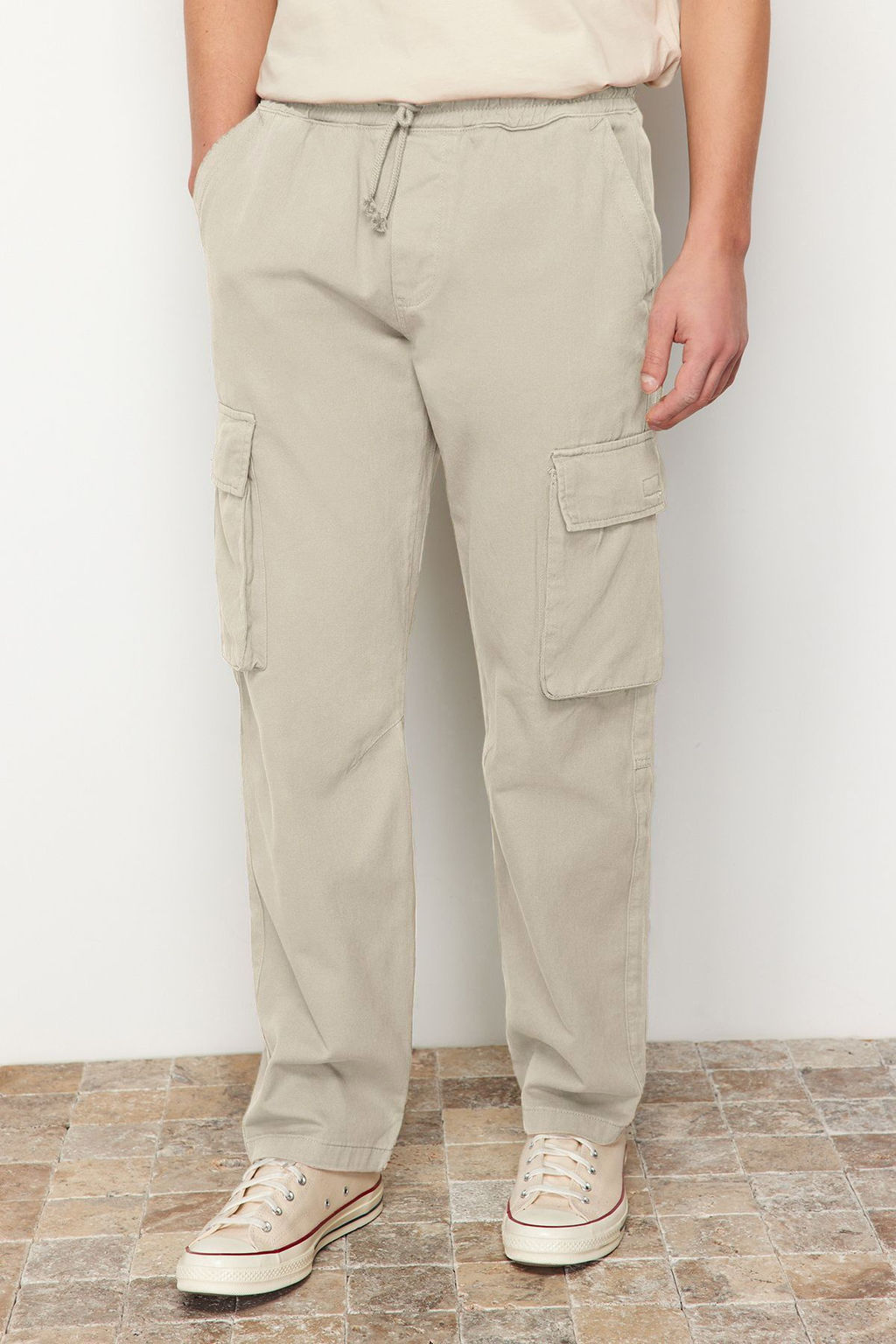 TRENDYOL MAN Ac?k Haki Unisex Regular Fit Lastikli Beli Baglamal? Kargo Cepli Pantolon TMNSS24PL00003