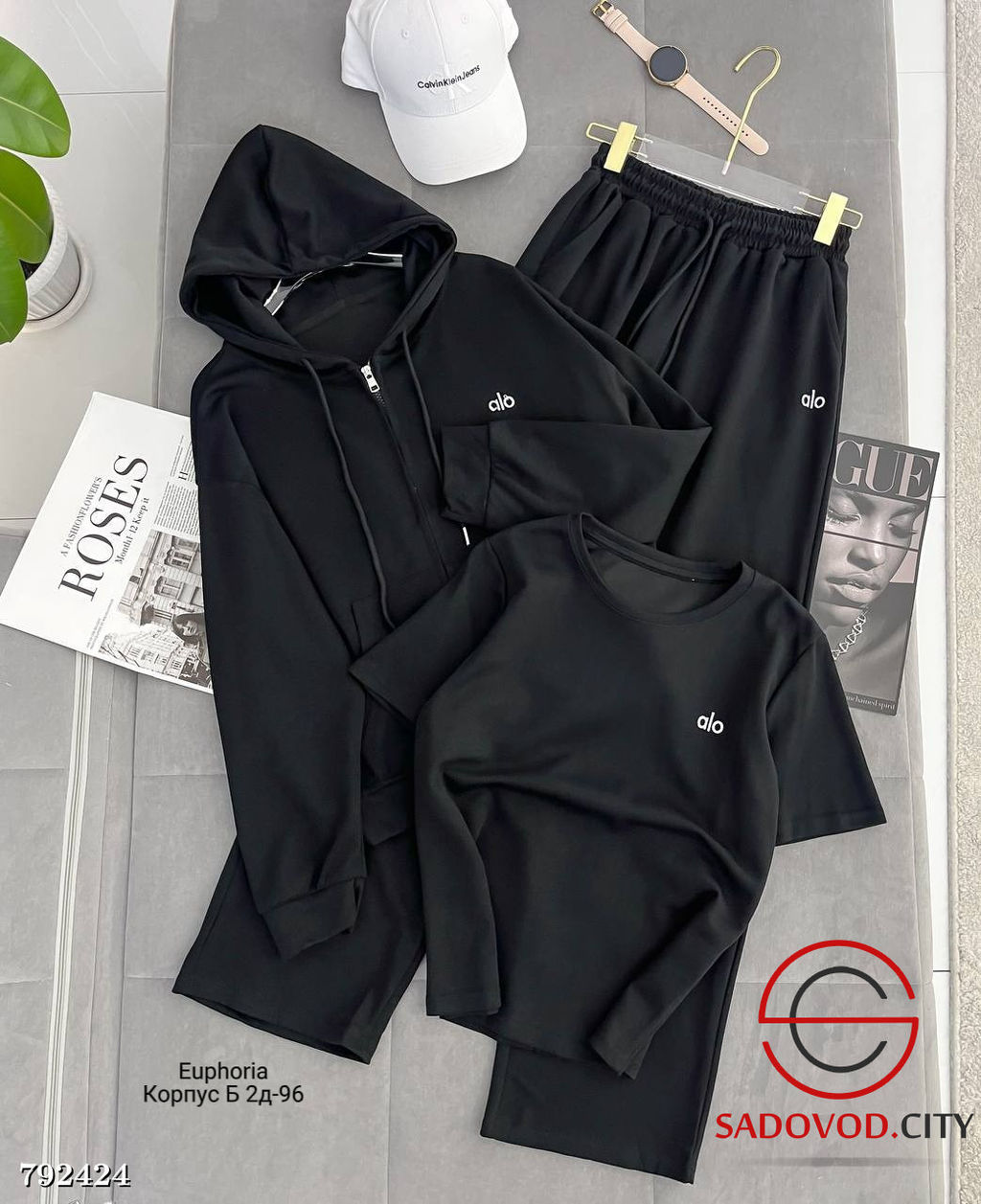 Костюм женский тройка с капюшоном - Bruno фото 4