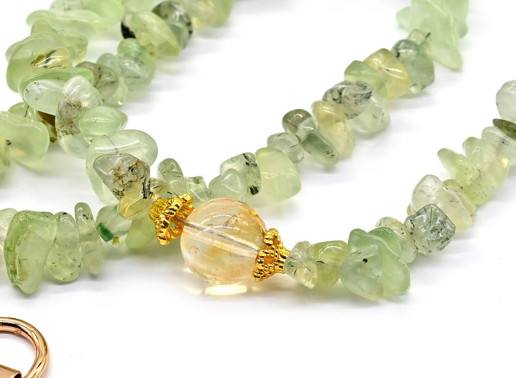 Брелок на чехол телефона с крошкой пренита, 37см