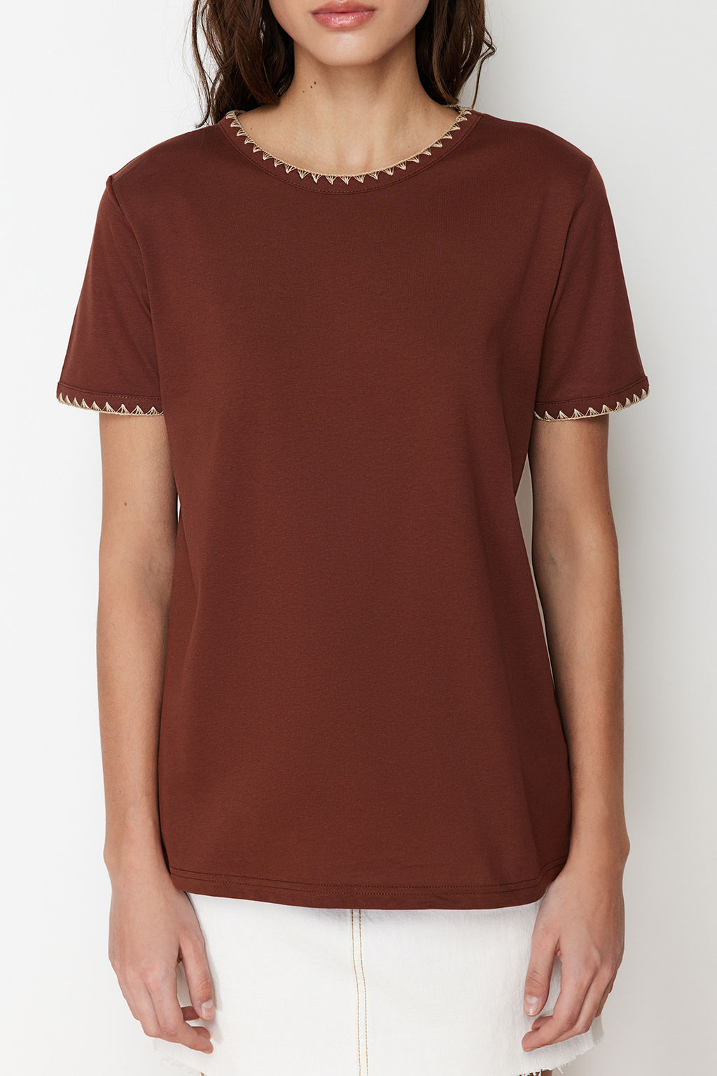 Kahverengi %100 Pamuk Kontrast Dikis Detayl? Basic Bisiklet Yaka Orme T-Shirt TWOSS19AD0085