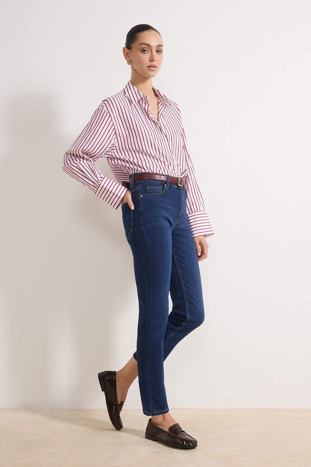 Koyu Mavi Yuksek Bel Straight Yumusak Ekstra Esneyen Orme Kot/Jeans TWOSS26JE00104