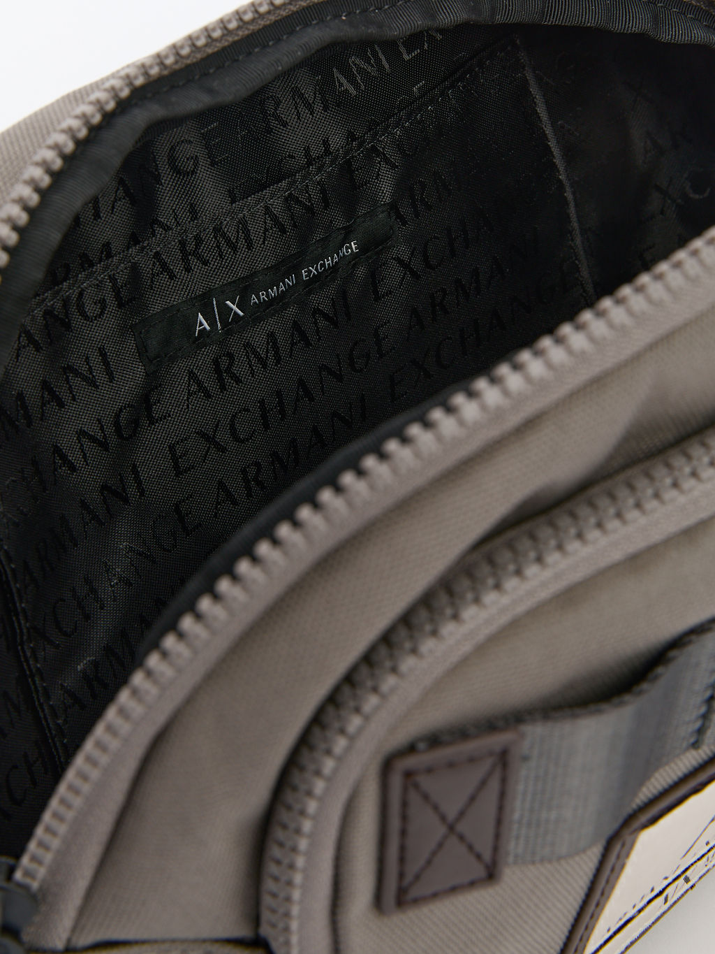 Мужская поясная сумка ARMANI EXCHANGE Артикул 4081478, светло-зеленый  фото 5