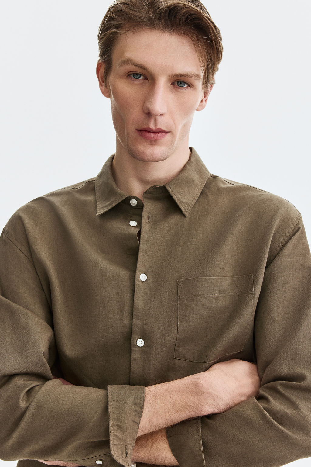Camisa en mezcla de lino Relaxed Fit - H&m фото 10