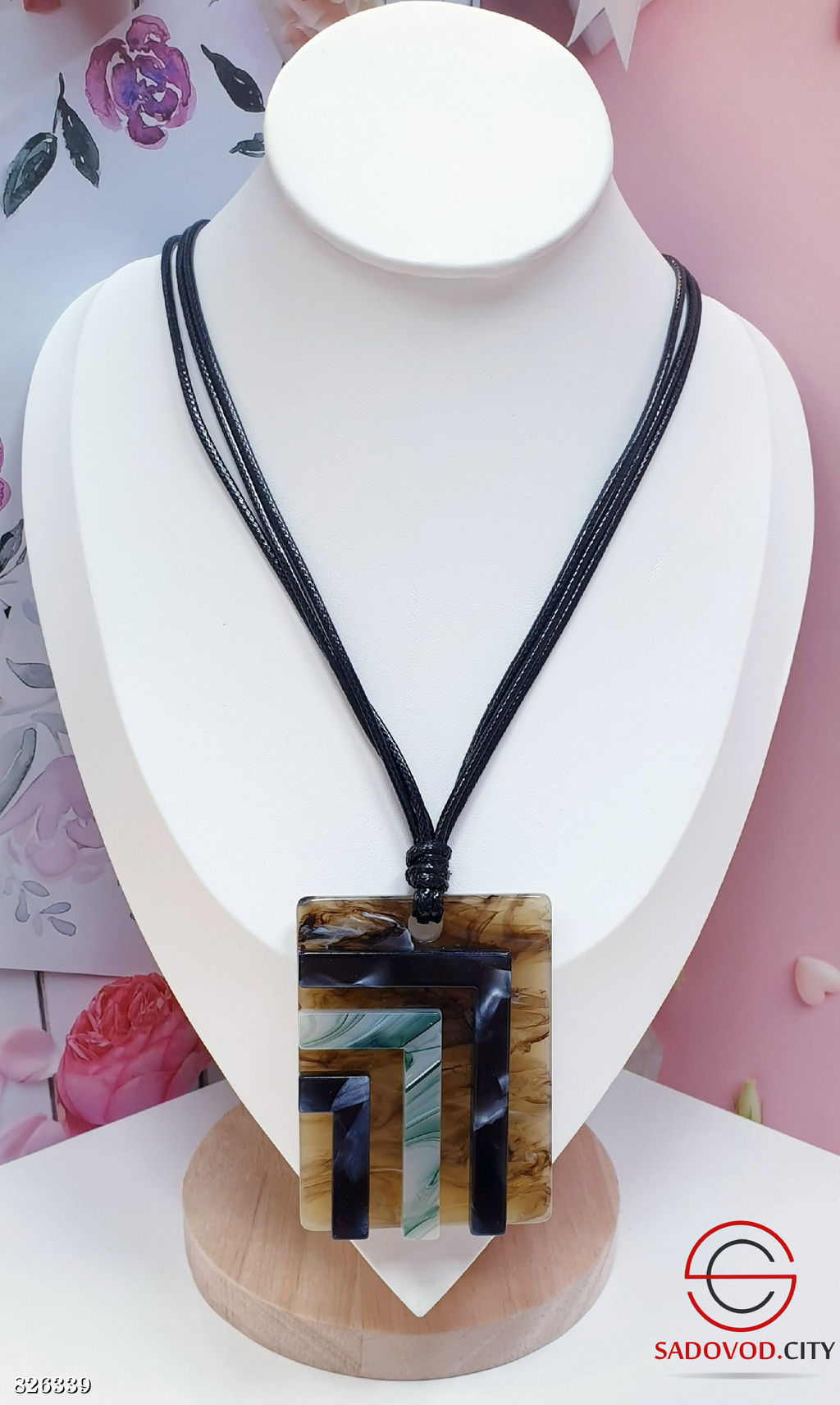 Колье женское на шею с камнем