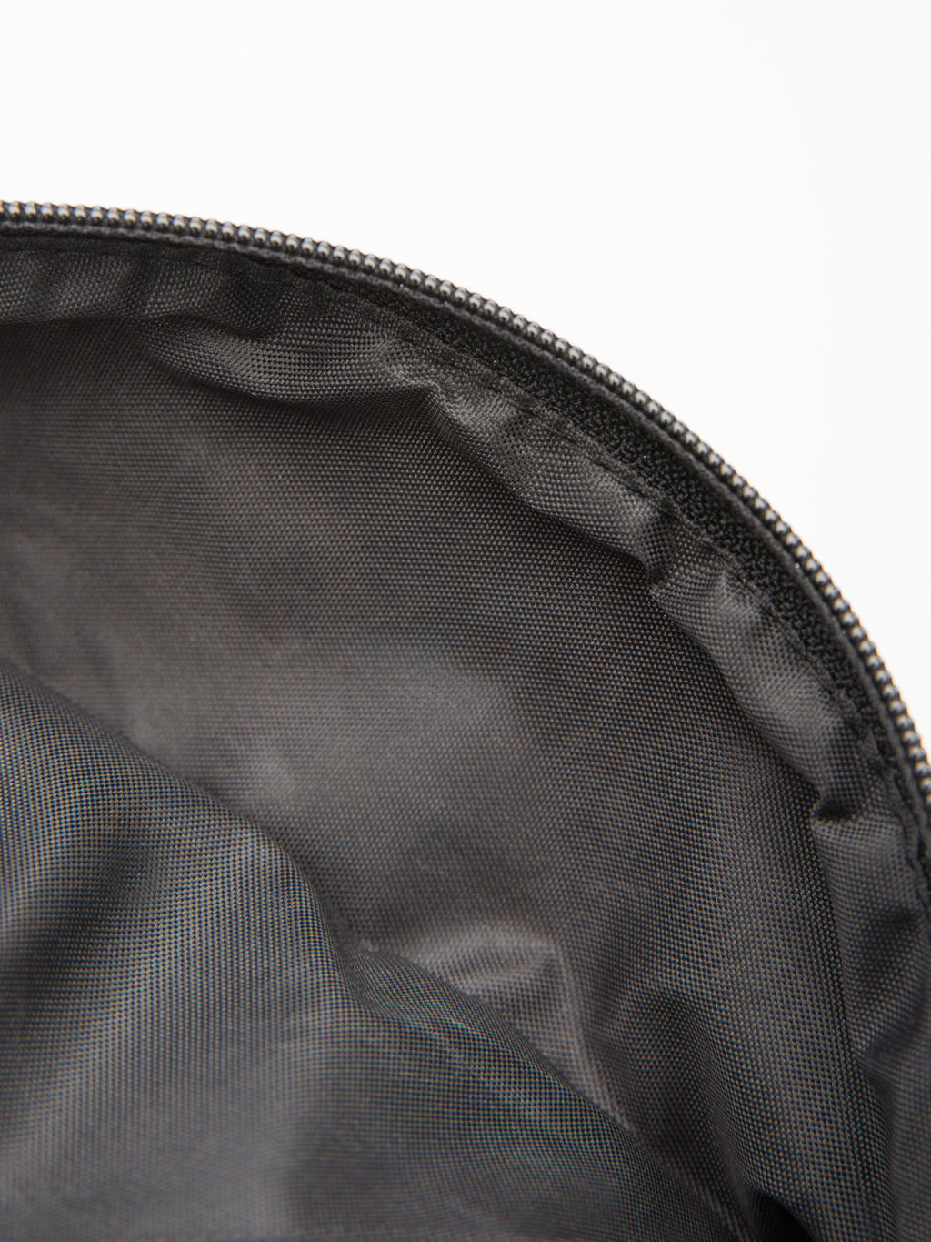 V48 401 213 Сумка поясная