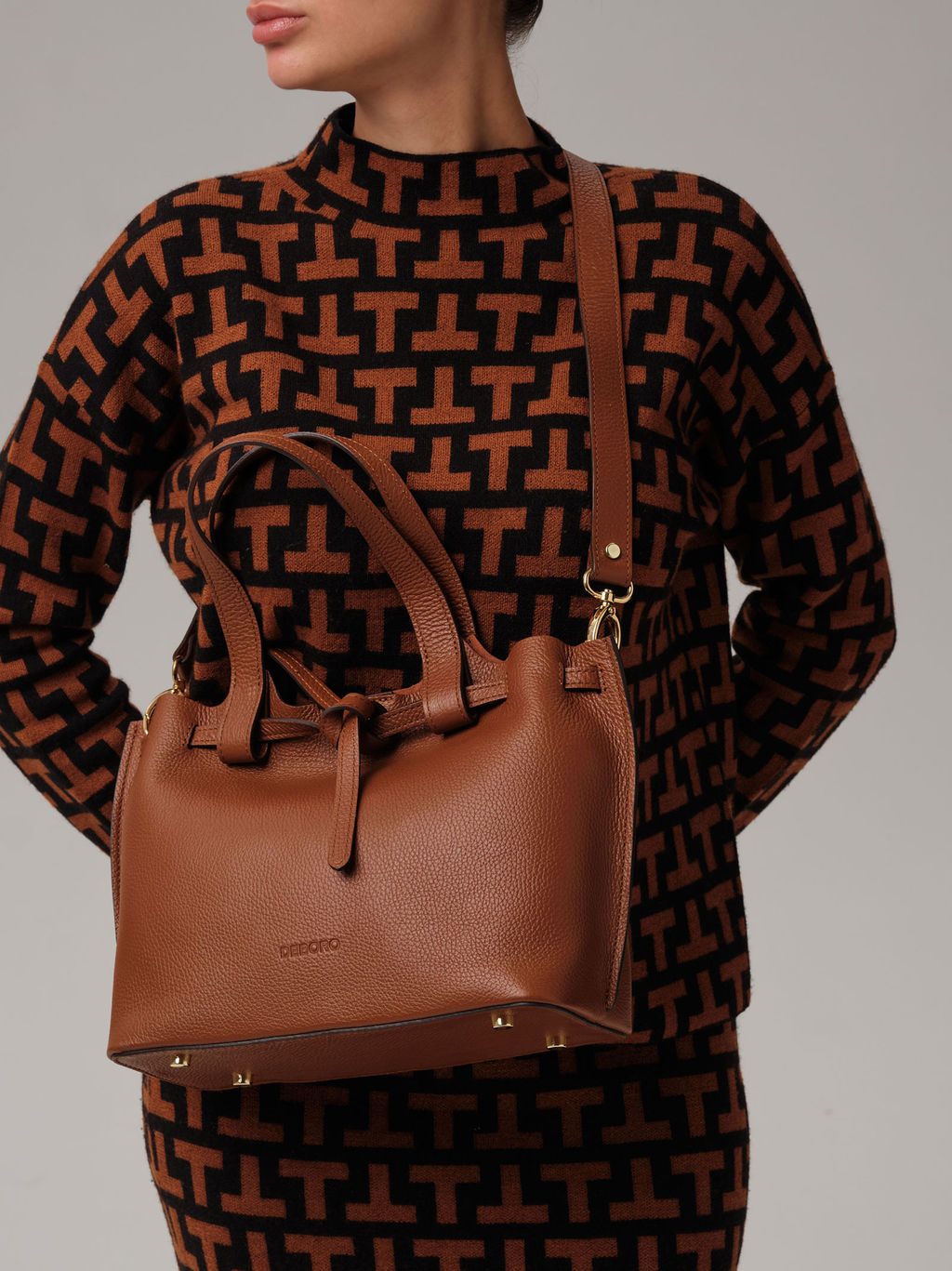 Кожаная сумка Deboro 31002 коричневый фундук