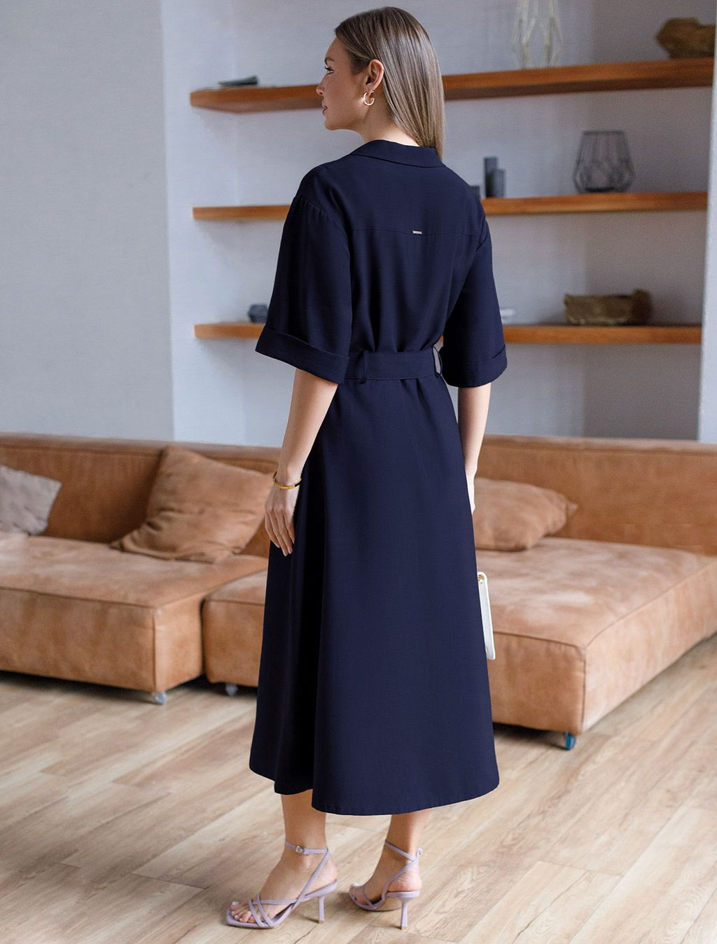 Платье-рубашка А-силуэта с поясом и карманами из плотного лиоцелла - Vilatte фото 3