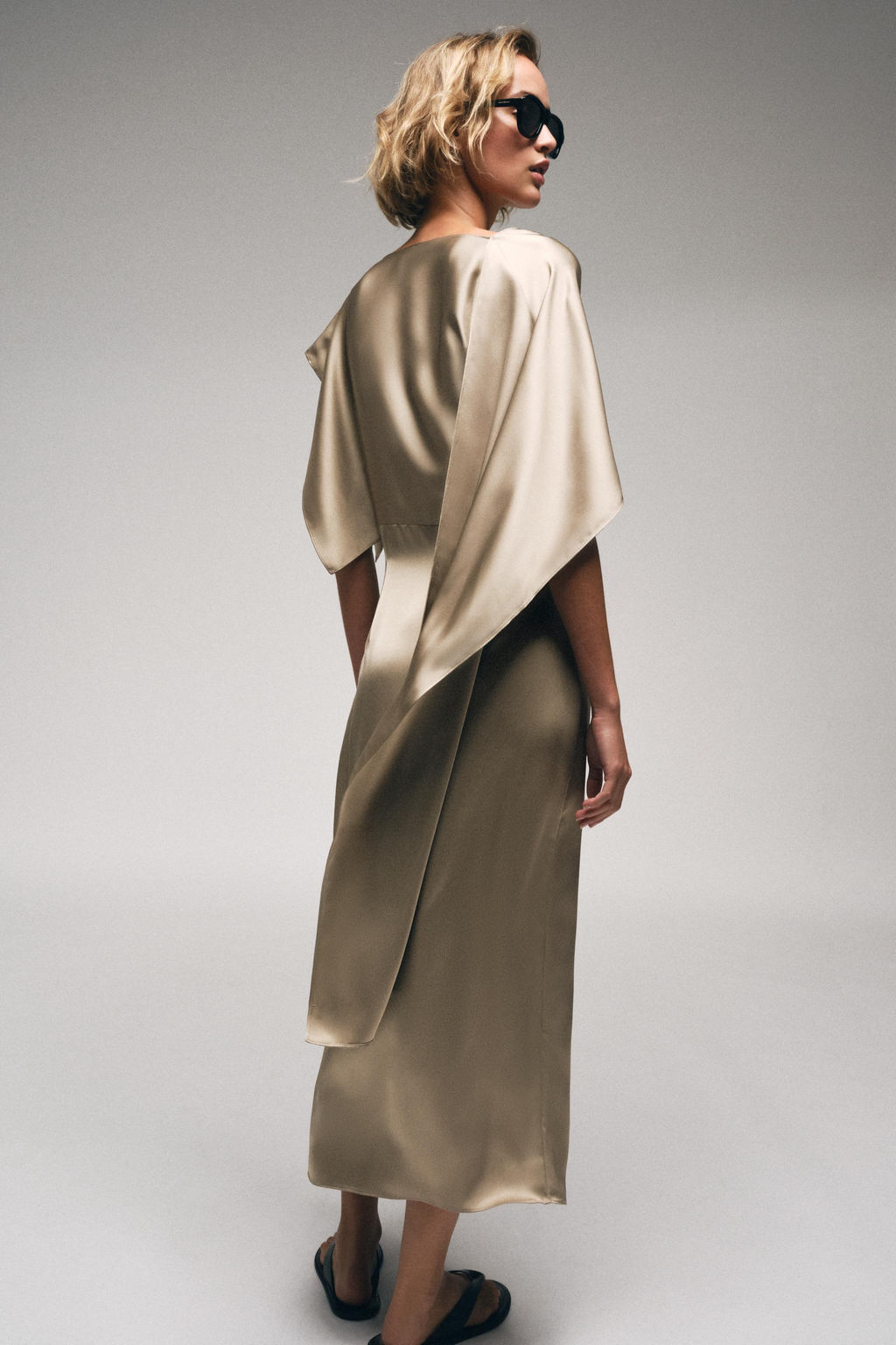 VESTIDO MIDI SATINADO CAPA / Cava - Zara фото 4