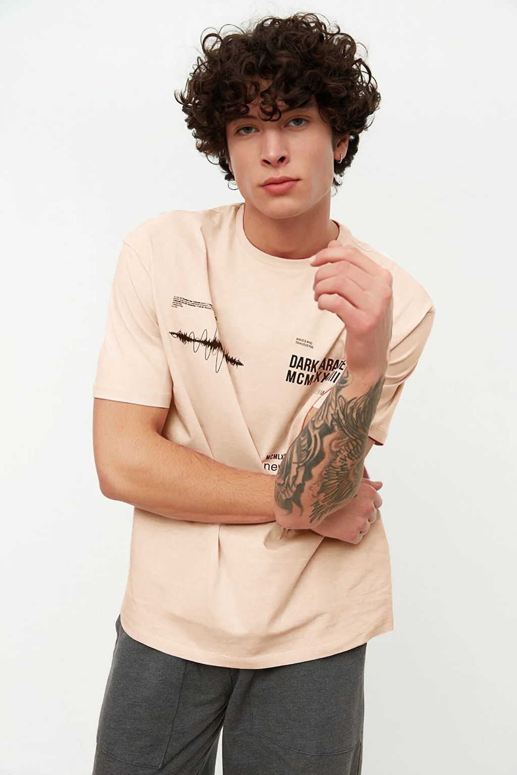 TRENDYOL MAN Beyaz Oversize/Genis Kesim Yaz? Bask?l? %100 Pamuk T-Shirt TMNSS20TS1097 - Trendyolmilla фото 2