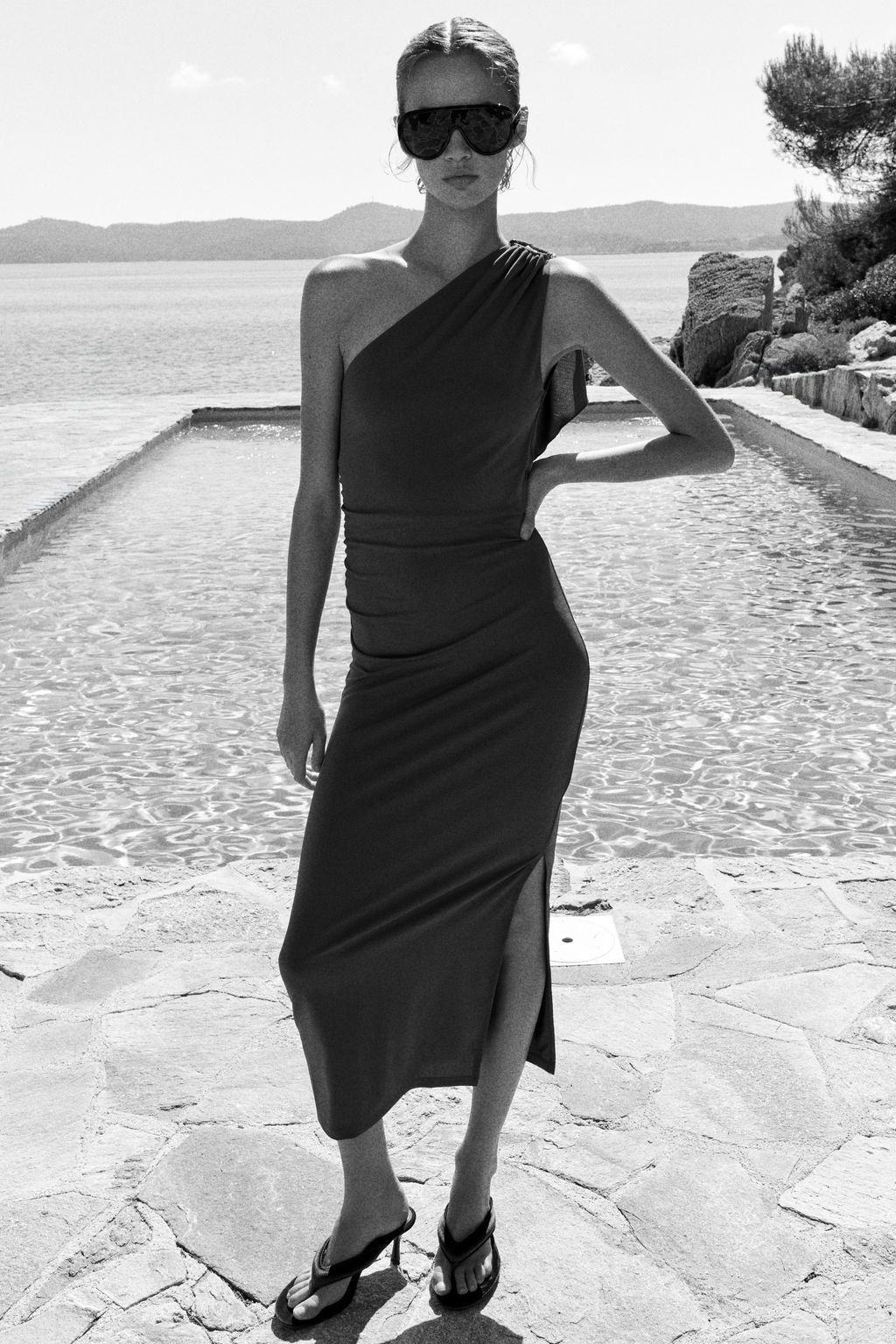 Vestido de un hombro con panel drapeado - H&m фото 4