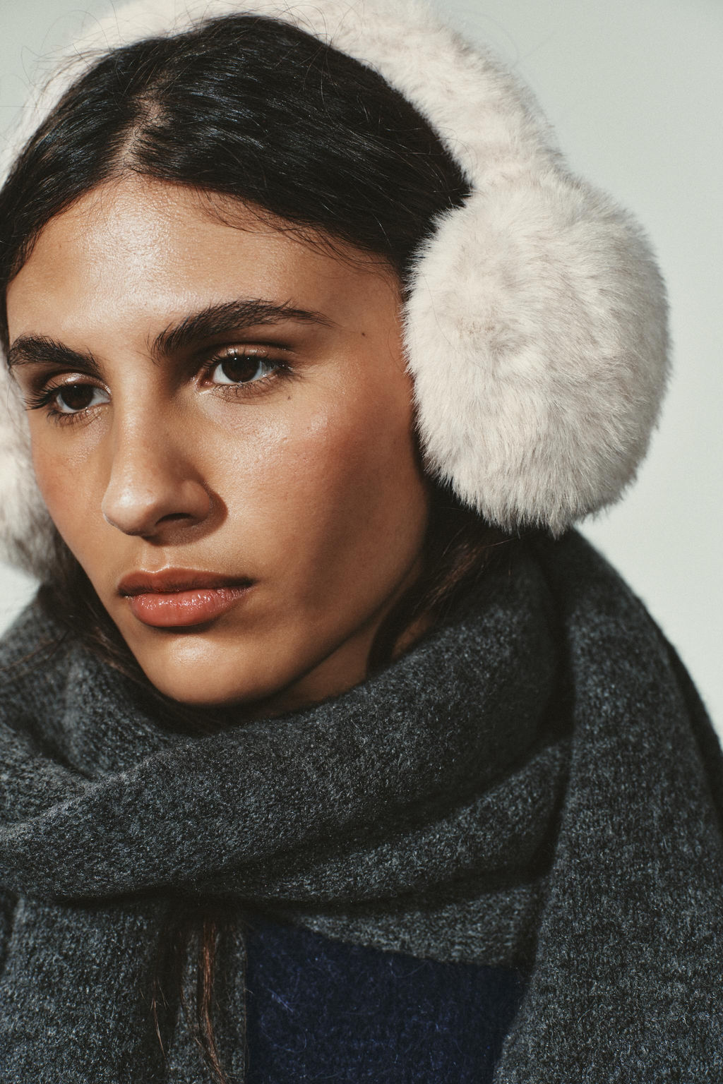 PLAIN FAUX FUR EARMUFFS - Zara фото 5