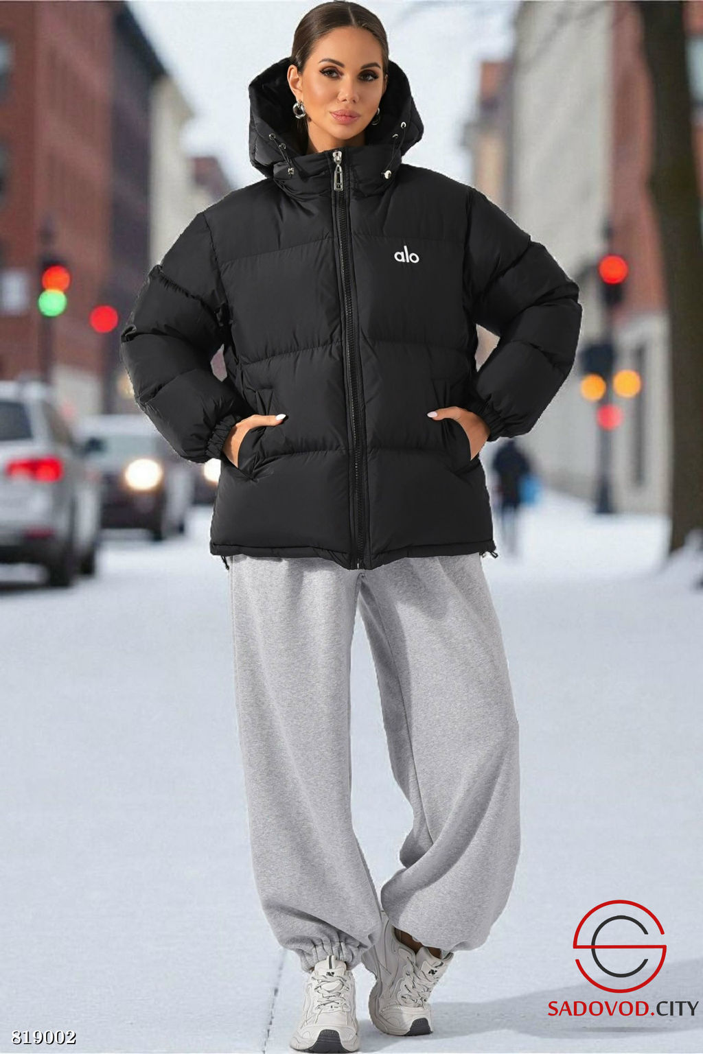 Зимняя дутая женская куртка с капюшоном