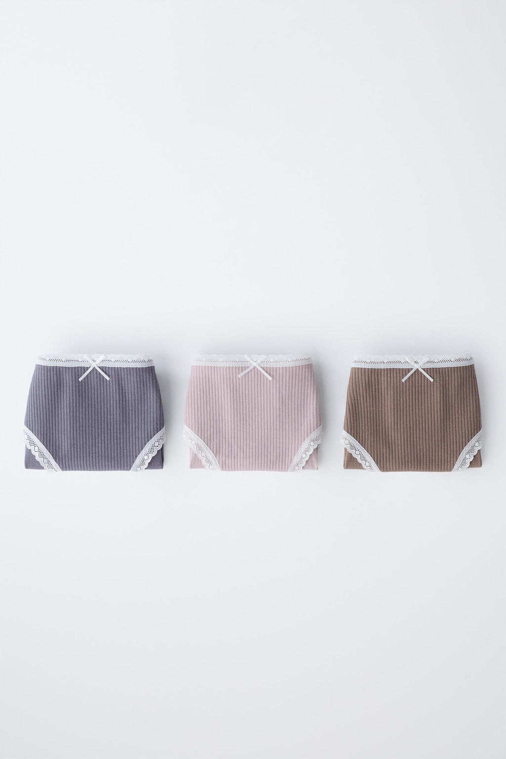 AGES 6-14 / THREE-PACK OF LACE BRIEFS