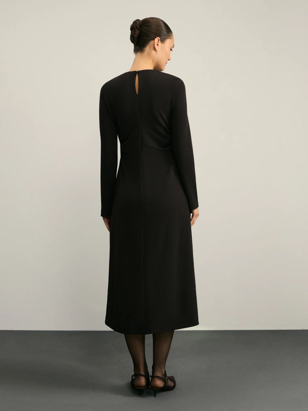 Платье длины миди со сборкой / Zarina  фото 4