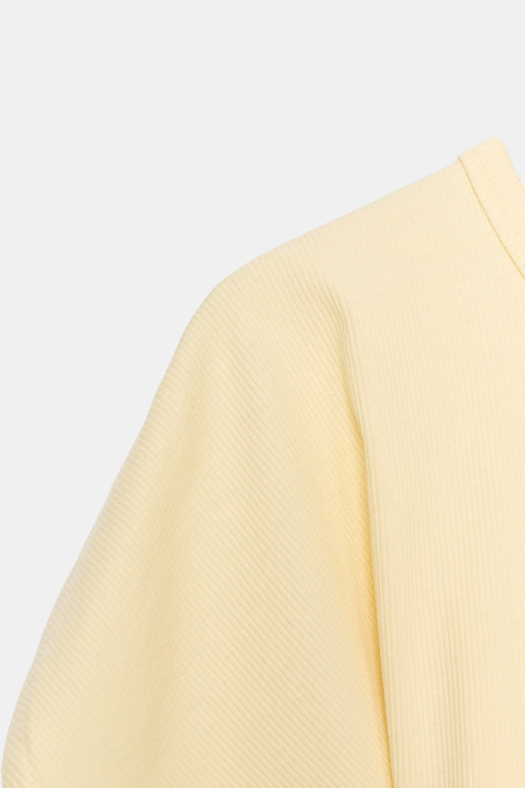 CAMISETA MANGA JAPONESA / Amarillo
