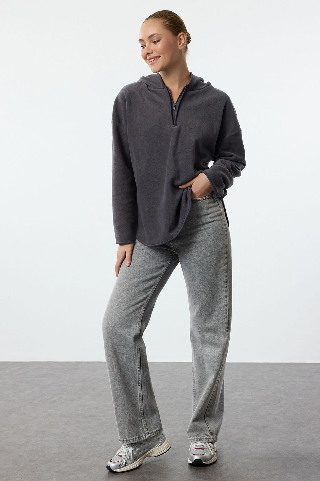 TRENDYOLMILLA Siyah Kal?n Polar Kapusonlu ve Fermuarl? Oversize/Genis Kal?p Orme Sweatshirt TWOAW22SW2063  фото 2