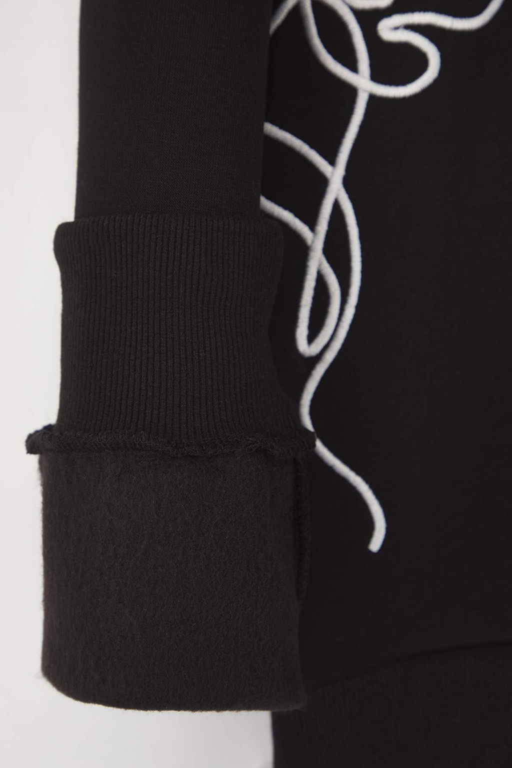 Siyah Orme Nak?sl? Oversize/Genis Kal?p Sweatshirt TWOAW26SW00052